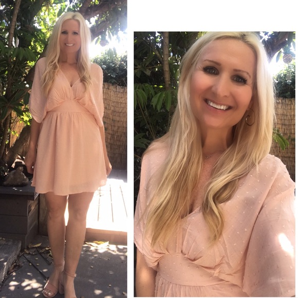 Beautiful Peach V-Front/Back Dress 🤩 - Picture 3 of 4